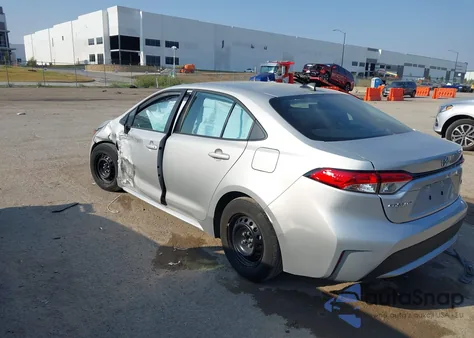 2022 Toyota Corolla L z USA, uszkodzony, nr VIN 5YFDPMAE7NP376416